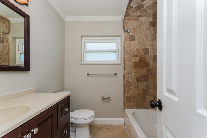 2,100/Mo, 3116 Bigelow Dr Holiday, FL 34691 Bathroom View