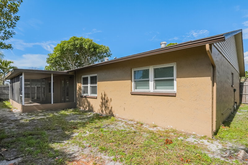 2,100/Mo, 3116 Bigelow Dr Holiday, FL 34691 Rear View