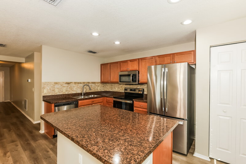 1,885/Mo, 4326 Fieldview Cir Wesley Chapel, FL 33545 Kitchen View 2
