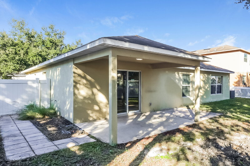 1,885/Mo, 4326 Fieldview Cir Wesley Chapel, FL 33545 Rear View