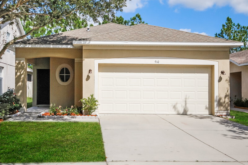 3,350/Mo, 910 Larwood Pine Dr Ruskin, FL 33570 External View