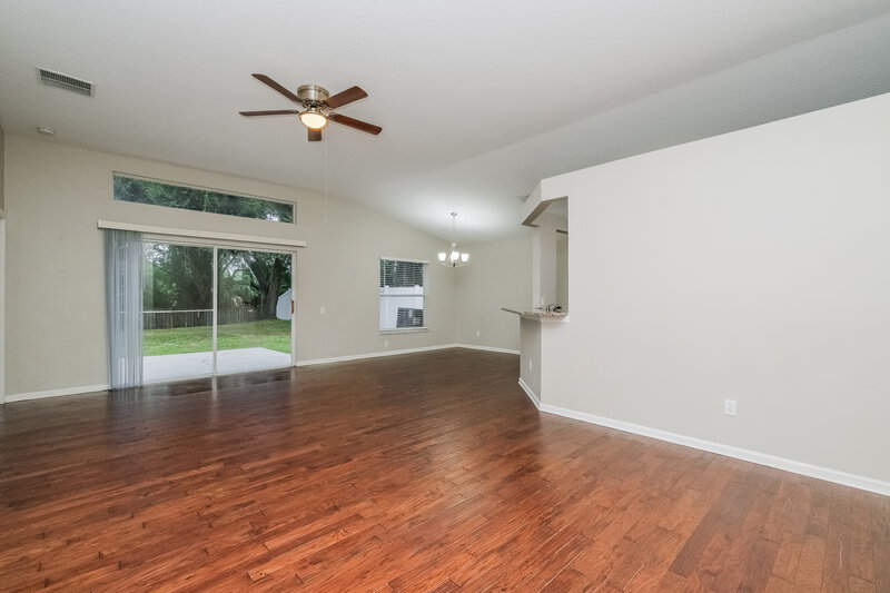 2,070/Mo, 10641 Egret Haven Ln Riverview, FL 33578 Living Room View