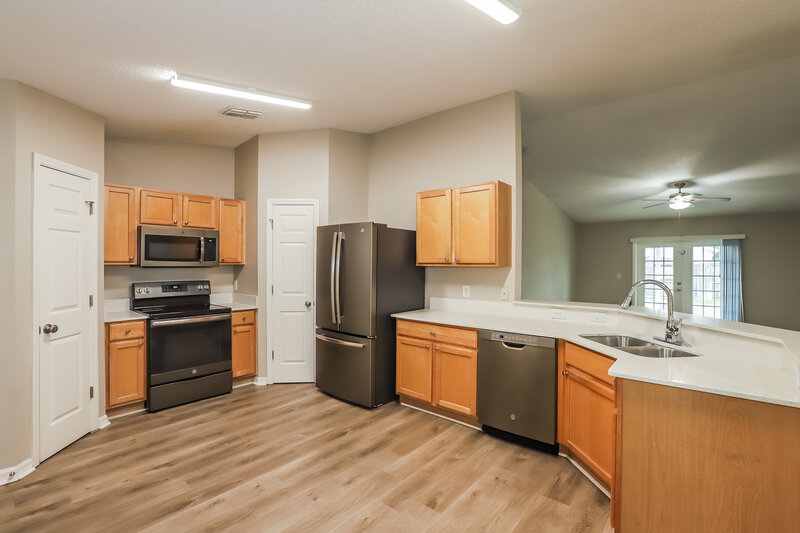 2,235/Mo, 912 Stallion Way Valrico, FL 33594 Kitchen View 2