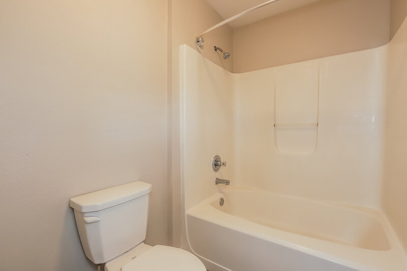 2,235/Mo, 912 Stallion Way Valrico, FL 33594 Bathroom View