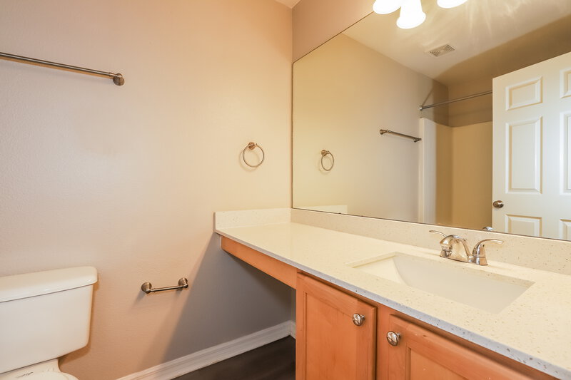2,235/Mo, 912 Stallion Way Valrico, FL 33594 Bathroom View 2