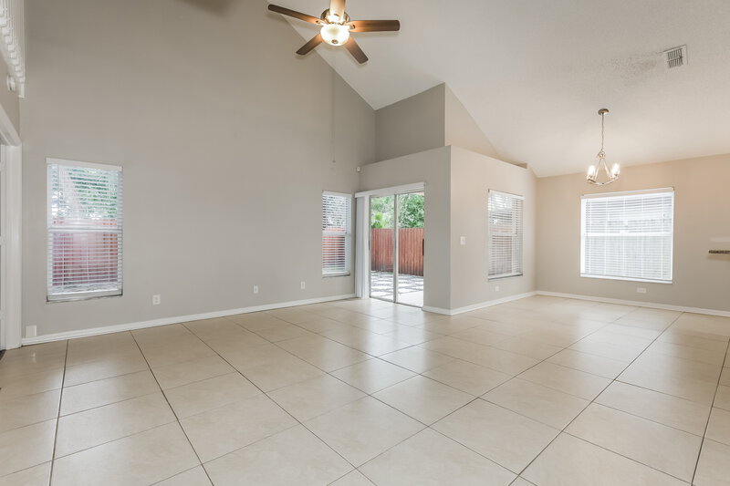2,545/Mo, 1443 Scotch Pine Dr Brandon, FL 33511 Living Room View