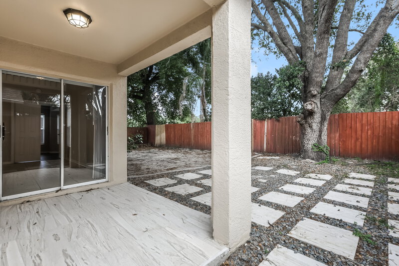 2,545/Mo, 1443 Scotch Pine Dr Brandon, FL 33511 Rear View 2