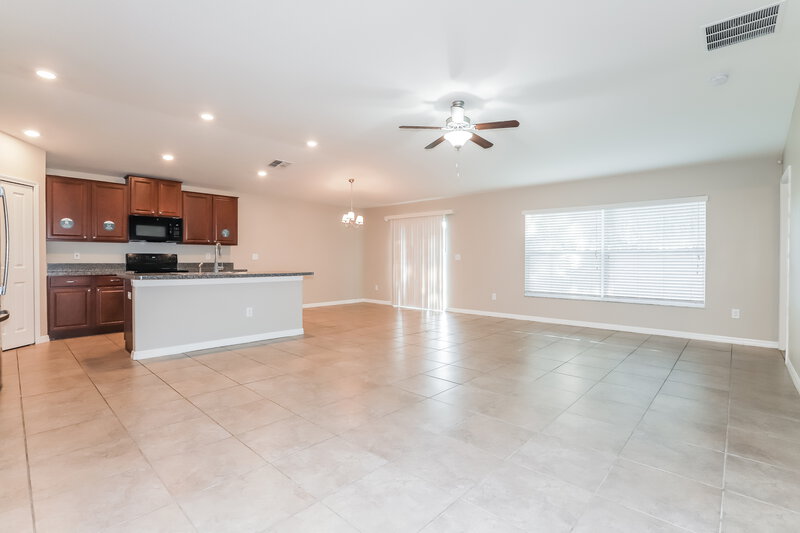2,225/Mo, 10260 Strawberry Tetra Dr Riverview, FL 33578 Living Room View