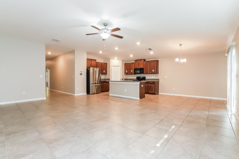 2,225/Mo, 10260 Strawberry Tetra Dr Riverview, FL 33578 Living Room View 2