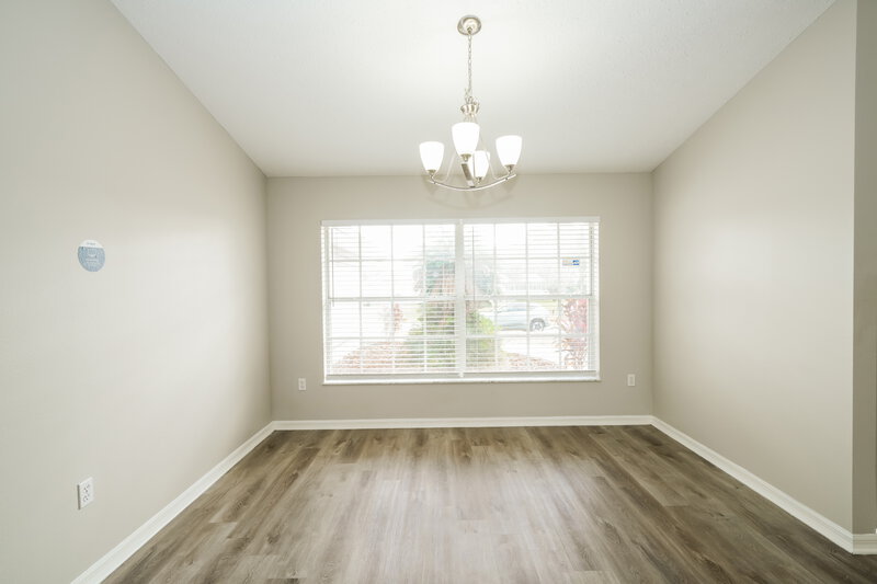 2,100/Mo, 10353 Ventura Dr Spring Hill, FL 34608 Dining Room View 2