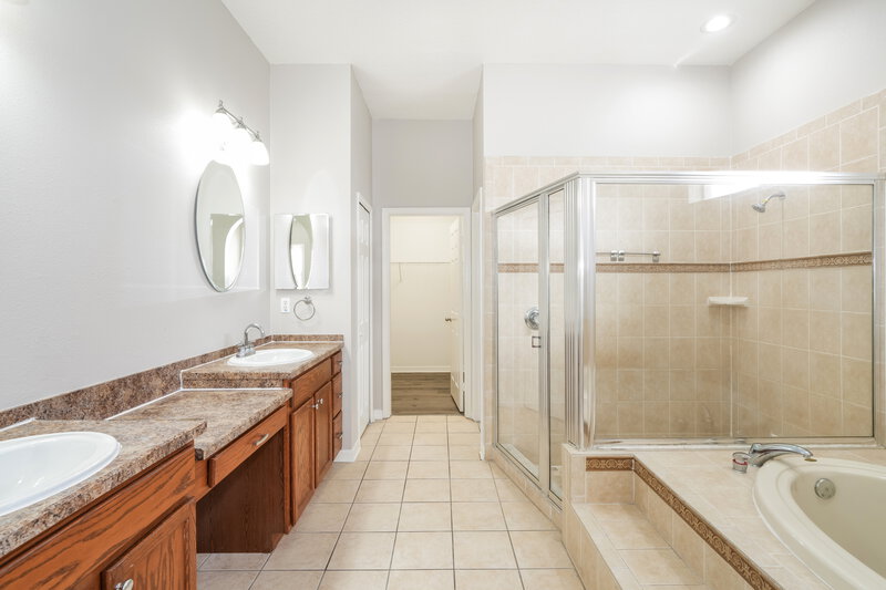 2,340/Mo, 12450 Duckett Ct Spring Hill, FL 34610 Main Bathroom View