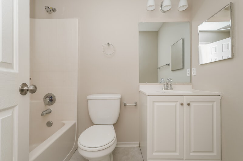 2,230/Mo, 24801 Permit Way Land O Lakes, FL 34639 Main Bathroom View