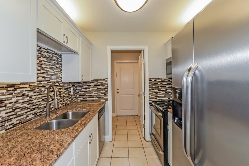 1,760/Mo, 5080 Landover Blvd Spring Hill, FL 34609 Kitchen View
