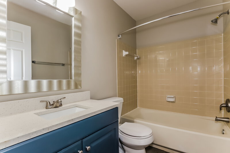1,760/Mo, 5080 Landover Blvd Spring Hill, FL 34609 Bathroom View
