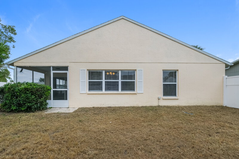 2,095/Mo, 4669 Swallowtail Dr New Port Richey, FL 34653 Rear View