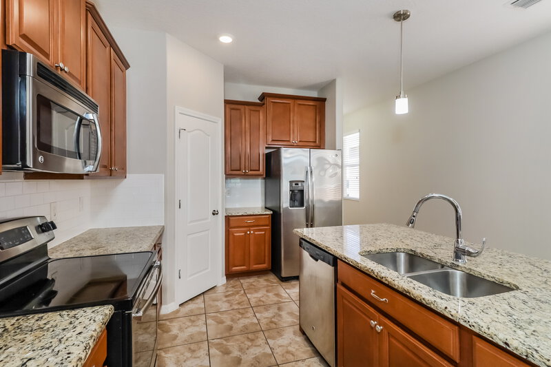 2,410/Mo, 11622 Lake Blvd New Port Richey, FL 34655 Kitchen View 3