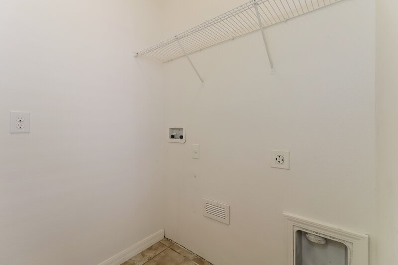 2,410/Mo, 11622 Lake Blvd New Port Richey, FL 34655 Laundry Room View