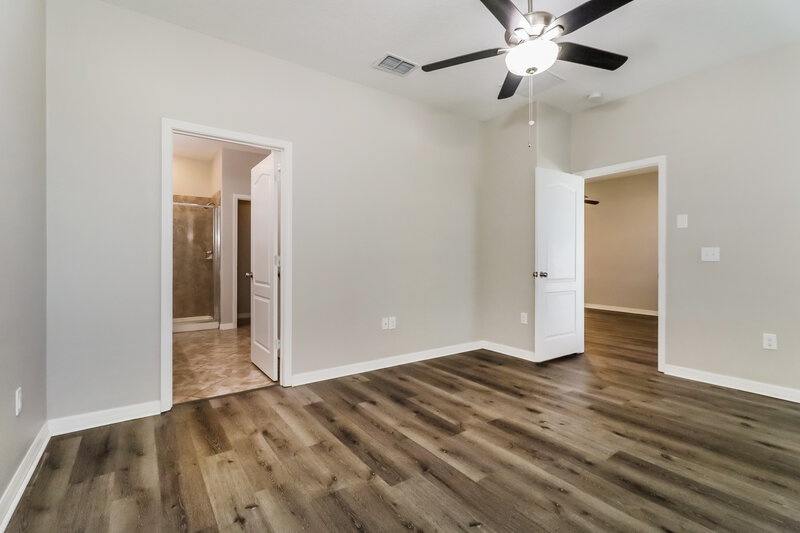 2,410/Mo, 11622 Lake Blvd New Port Richey, FL 34655 Main Bedroom View