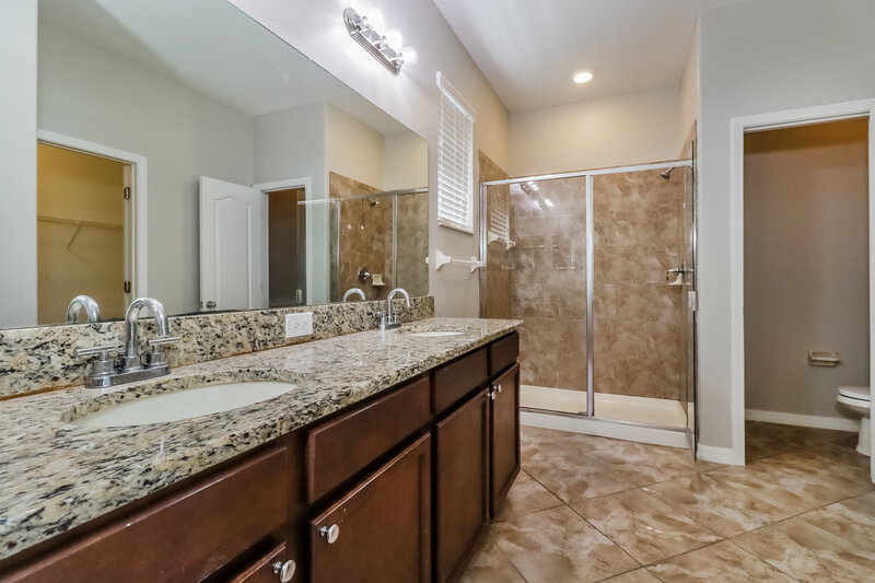2,410/Mo, 11622 Lake Blvd New Port Richey, FL 34655 Main Bathroom View