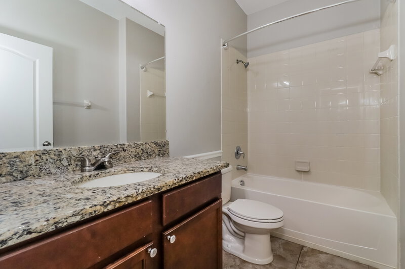 2,410/Mo, 11622 Lake Blvd New Port Richey, FL 34655 Bathroom View