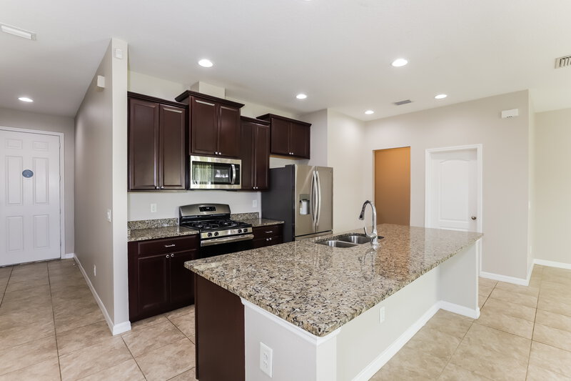 2,750/Mo, 11139 Abaco Island Ave Riverview, FL 33579 Kitchen View 2