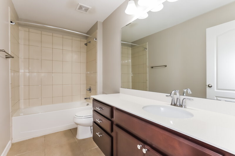 2,750/Mo, 11139 Abaco Island Ave Riverview, FL 33579 Bathroom View