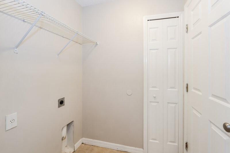 2,260/Mo, 6206 Chapel Pines Blvd Wesley Chapel, FL 33545 Laundry Room View