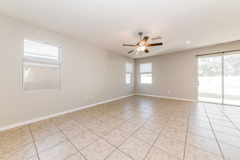 2,185/Mo, 1132 Lauren Manor Loop Ruskin, FL 33570 Living Room View