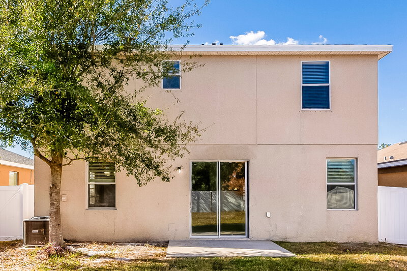 2,185/Mo, 1132 Lauren Manor Loop Ruskin, FL 33570 Rear View