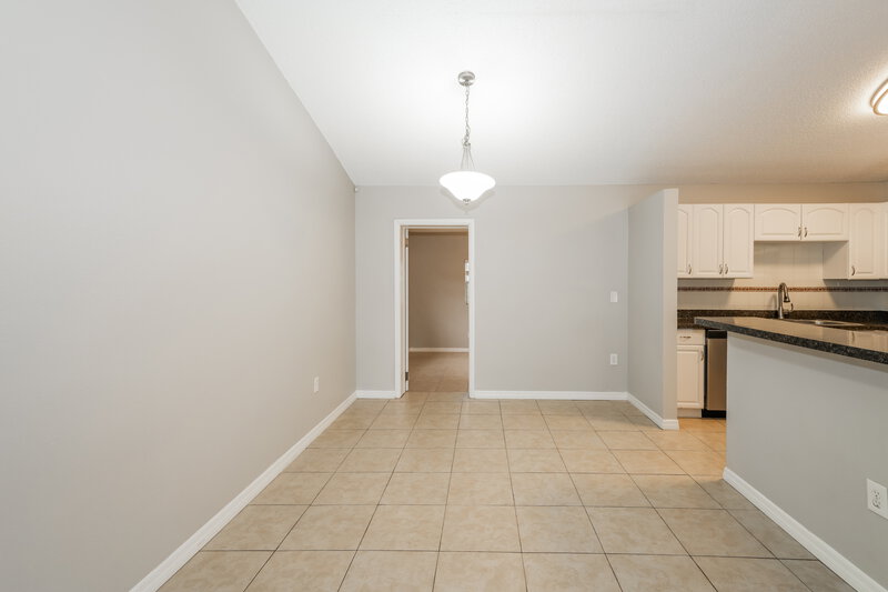2,105/Mo, 7704 Antioch Dr New Port Richey, FL 34655 Dining Room View 2