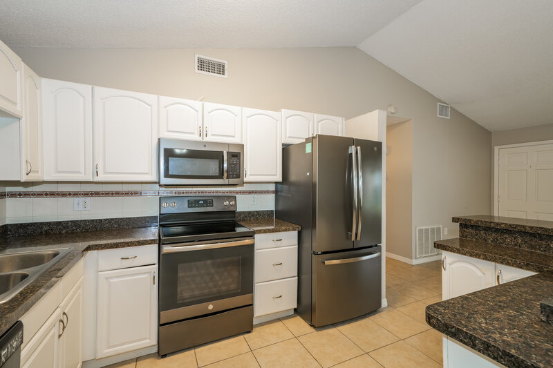 2,105/Mo, 7704 Antioch Dr New Port Richey, FL 34655 Kitchen View