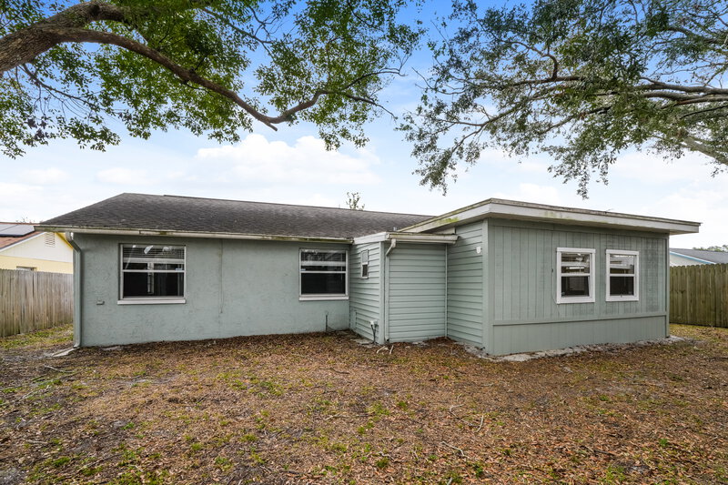 2,105/Mo, 7704 Antioch Dr New Port Richey, FL 34655 Rear View