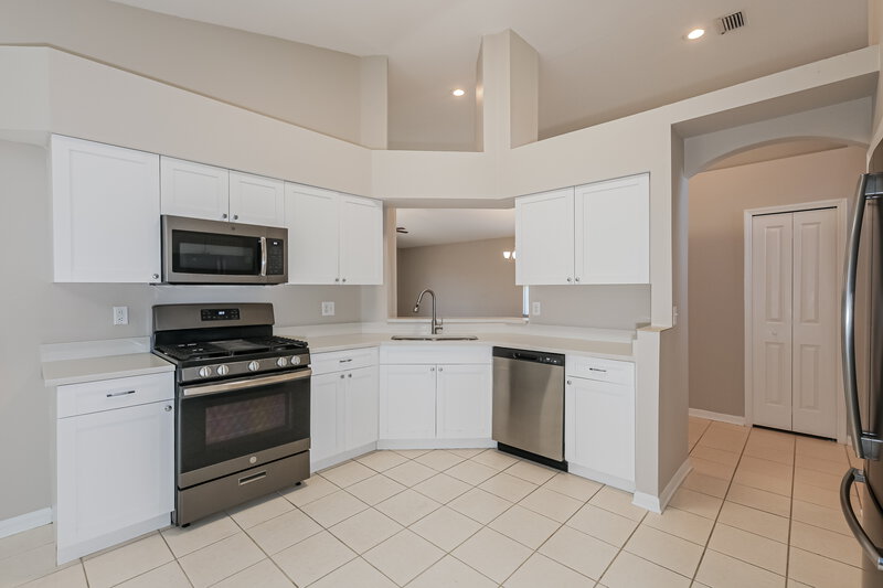 2,290/Mo, 1243 Maximilian Dr Wesley Chapel, FL 33543 Kitchen View 2