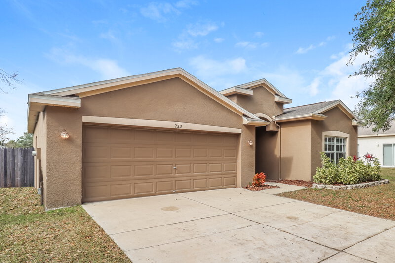 2,680/Mo, 752 Star Pointe Dr Seffner, FL 33584 Front View