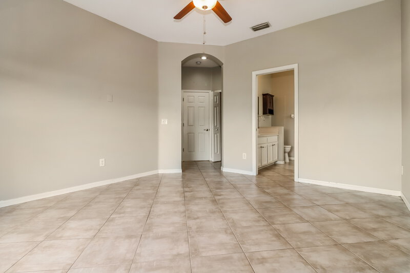 2,680/Mo, 752 Star Pointe Dr Seffner, FL 33584 Main Bedroom View 2
