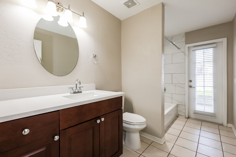 2,525/Mo, 3727 Cold Creek Drive Valrico, FL 33596 Bathroom View