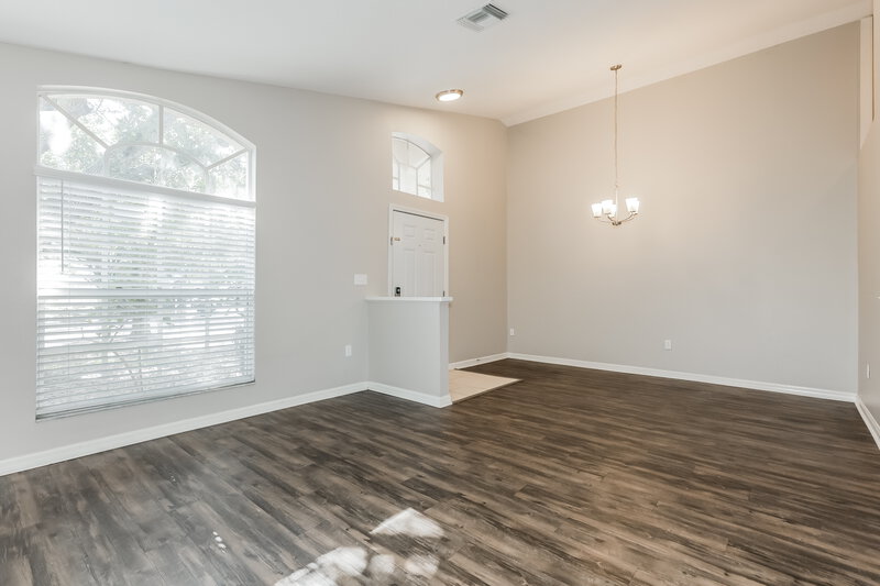 2,195/Mo, 506 Sunset Beach Ct Valrico, FL 33594 Living Room View