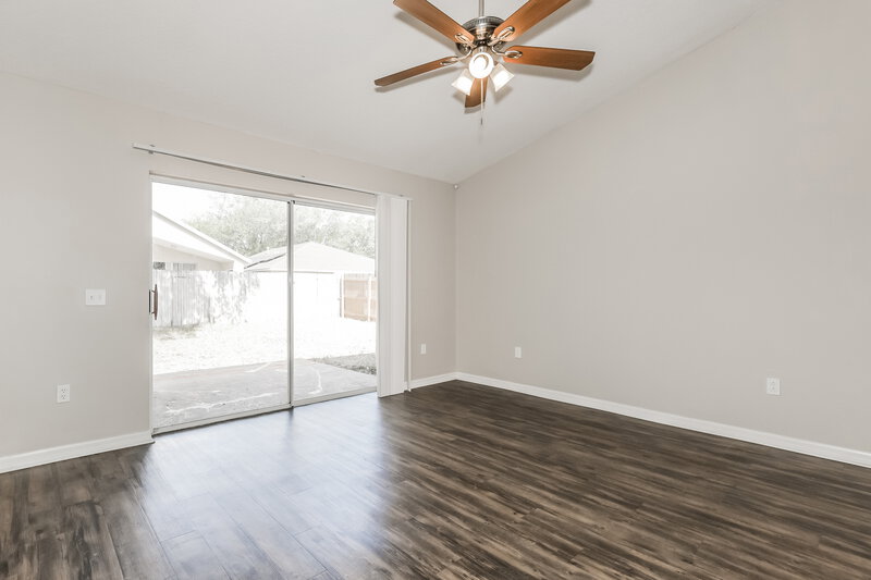 2,195/Mo, 506 Sunset Beach Ct Valrico, FL 33594 Family Room View 2