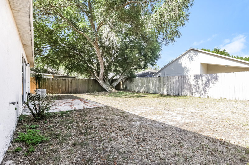 2,195/Mo, 506 Sunset Beach Ct Valrico, FL 33594 Rear View