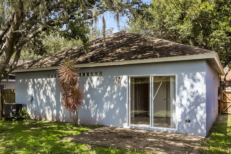 2,000/Mo, 502 Summer Sails Dr Valrico, FL 33594 Rear View 2