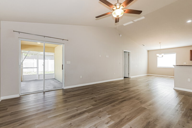 2,005/Mo, 34835 Redding Ln Zephyrhills, FL 33541 Living Room View 2