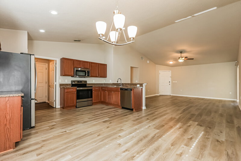 2,005/Mo, 34835 Redding Ln Zephyrhills, FL 33541 Dining Room View 2