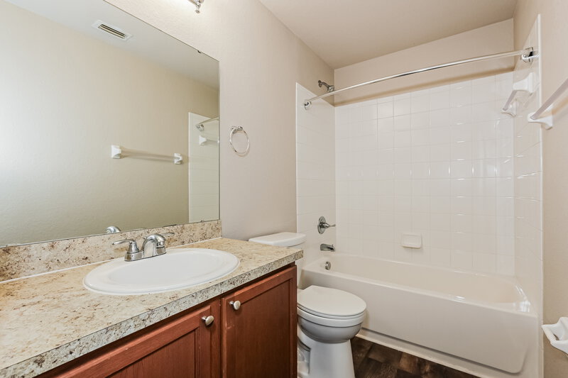 2,005/Mo, 34835 Redding Ln Zephyrhills, FL 33541 Bathroom View