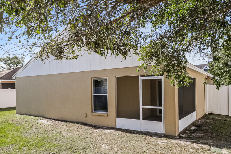 2,005/Mo, 34835 Redding Ln Zephyrhills, FL 33541 Rear View