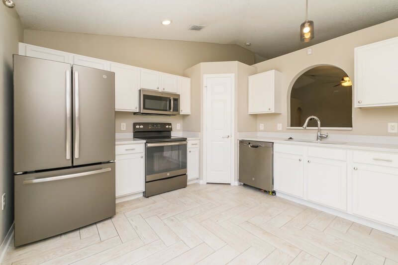 2,090/Mo, 6516 Tabogi Trl Wesley Chapel, FL 33545 Kitchen View