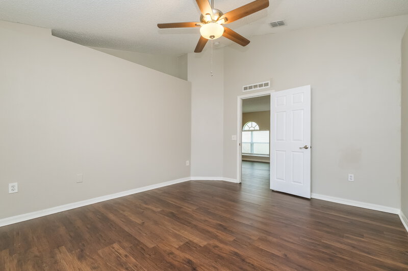 2,090/Mo, 6516 Tabogi Trl Wesley Chapel, FL 33545 Main Bedroom View 2
