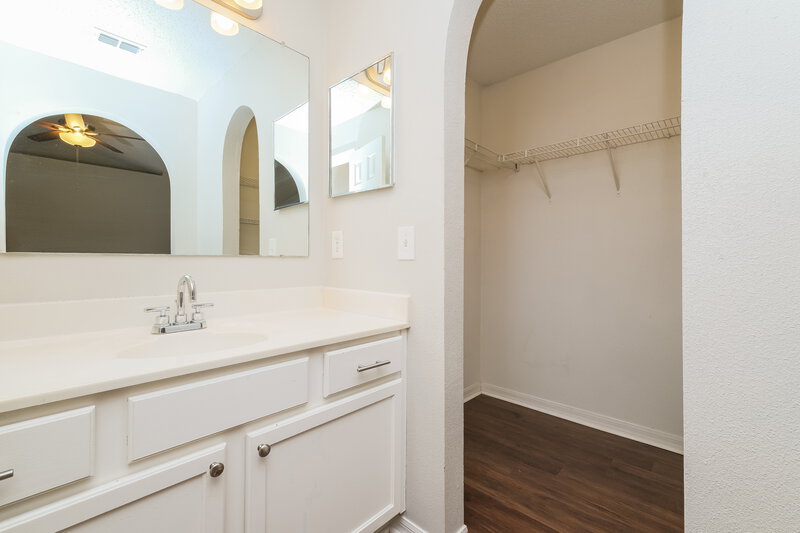 2,090/Mo, 6516 Tabogi Trl Wesley Chapel, FL 33545 Main Bathroom View