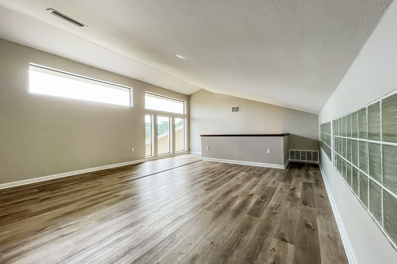 0/Mo, 3334 Brian Rd N Palm Harbor, FL 34685 Loft View