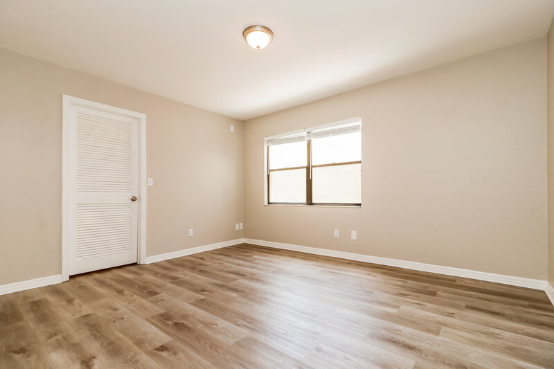 0/Mo, 3334 Brian Rd N Palm Harbor, FL 34685 Bedroom View