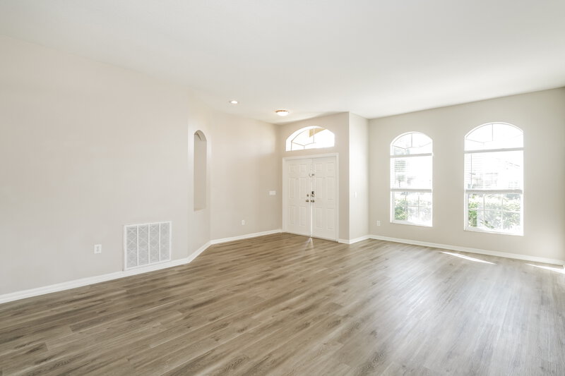 2,245/Mo, 34627 Smart Dr Zephyrhills, FL 33541 Living Room View